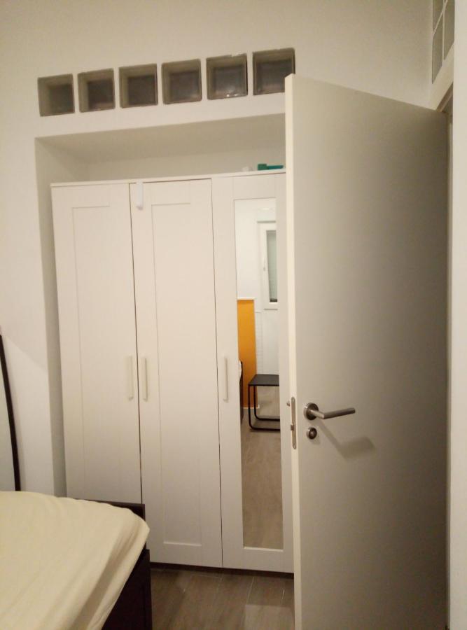 Alquilo Habitacion Individual Con Aseo Privado Solo Chicas, Only Girls 瓦伦西亚 外观 照片